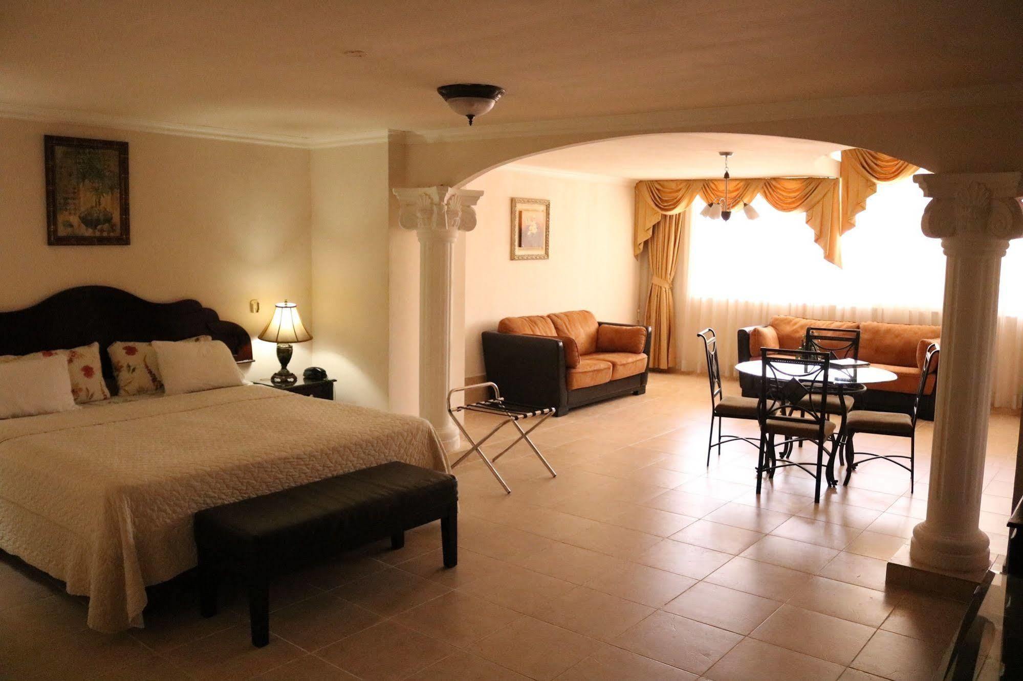 Hotel Parador Hotel 3*